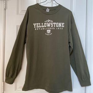 Yellowstone National Park Mens Long Sleeve Vintage Shirt Green Crewneck Large L